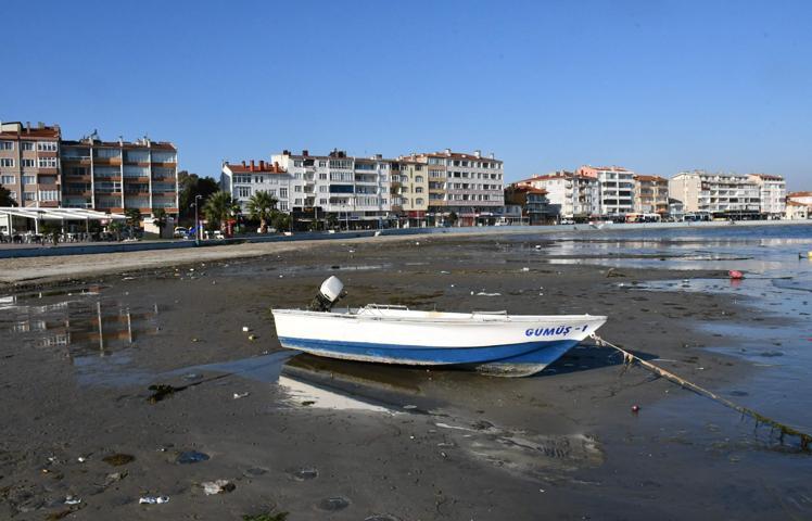 Tekirdağda deniz 25 metre çekildi