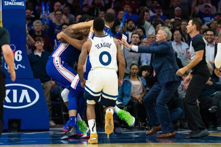 NBA yıldızları birbirine girdi