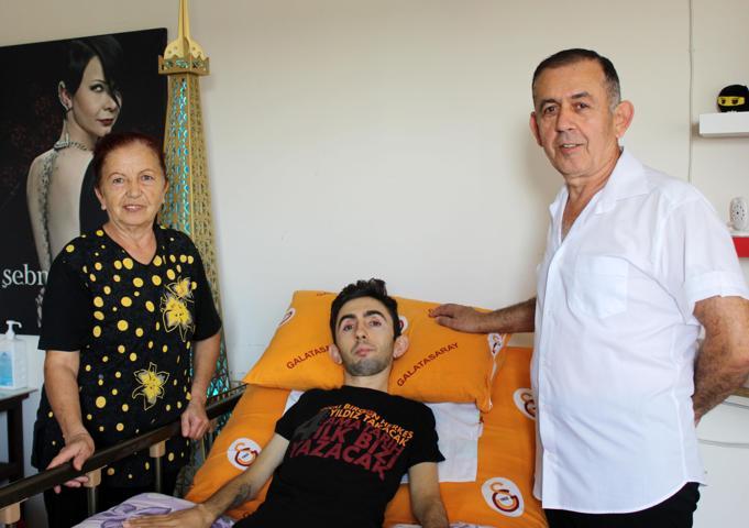 Yatağa bağlı kalsa da pes etmedi Çektiği videolarla fenomen oldu