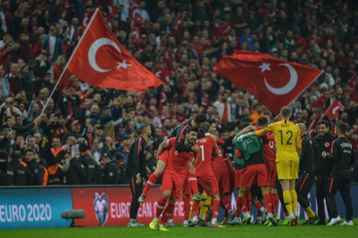 Spor yazarlarından Türkiye-İzlanda maçı yorumları