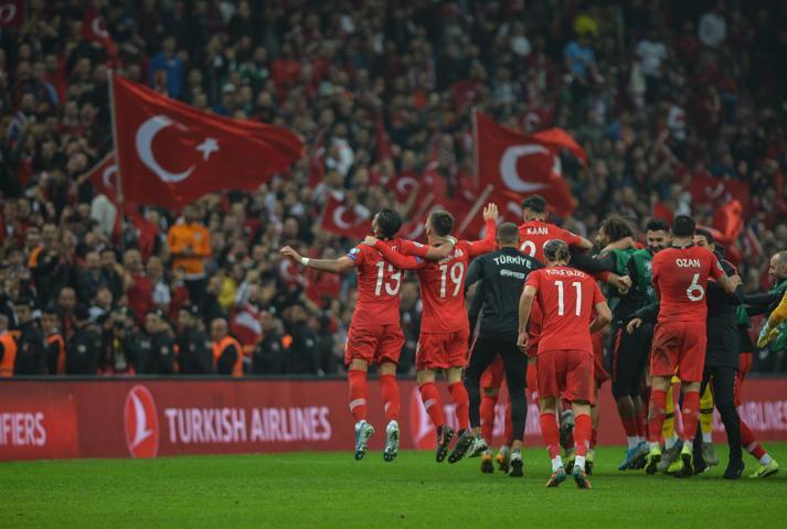 Spor yazarlarından Türkiye-İzlanda maçı yorumları