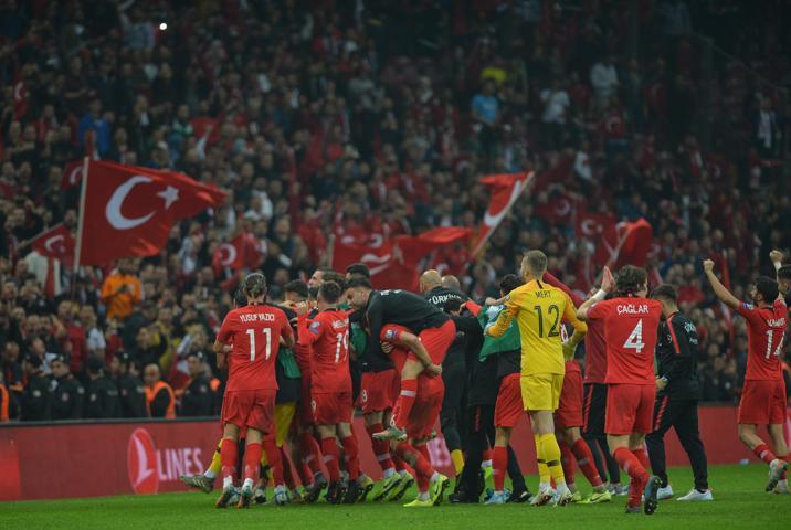 Spor yazarlarından Türkiye-İzlanda maçı yorumları