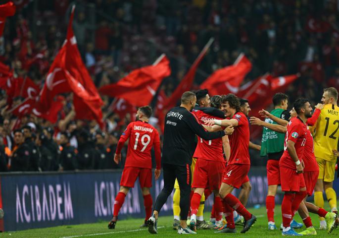 Spor yazarlarından Türkiye-İzlanda maçı yorumları