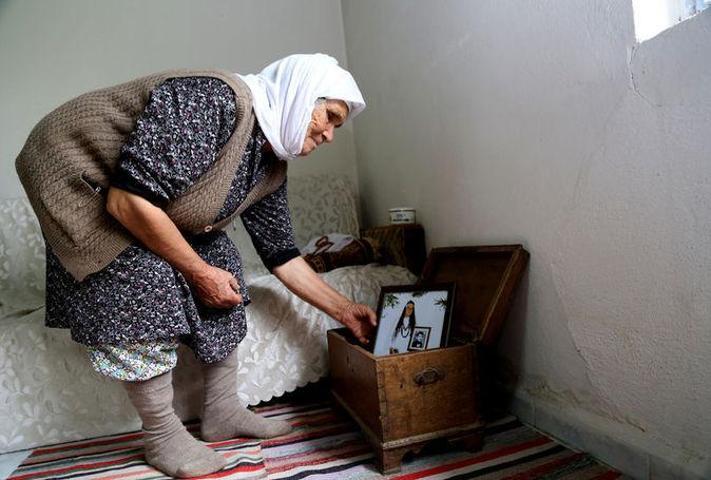Ölümsüz Sevginin fotoğrafı çeyiz sandığında