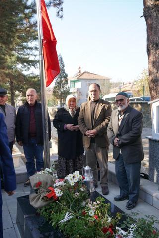 Şehit öğretmen Şenay Aybüke Yalçın kabri başında anıldı
