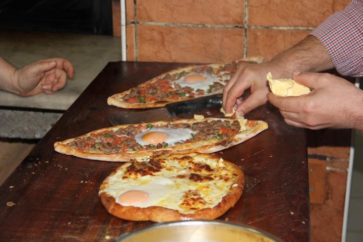 Tescilli Bafra pidesine kadın eli değdi