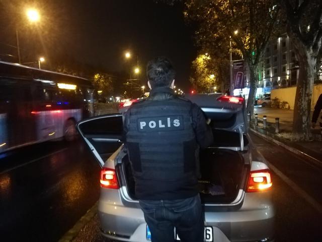 Araçlar didik didik arandı İstanbulda hava destekli denetim