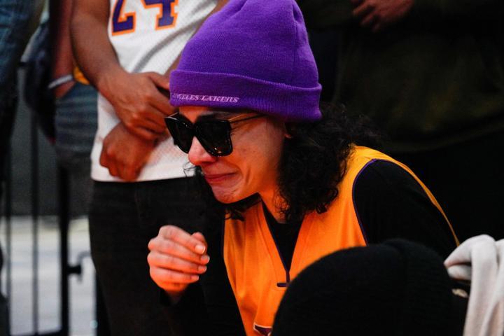 Binlerce kişi Kobe Bryant için toplandı