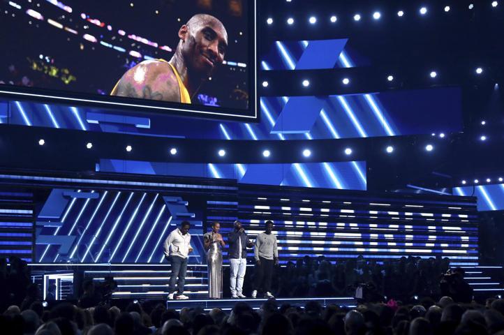 Kobe Bryantın trajik ölümünün gölgesinde 62. Grammy Ödülleri sahiplerini buldu