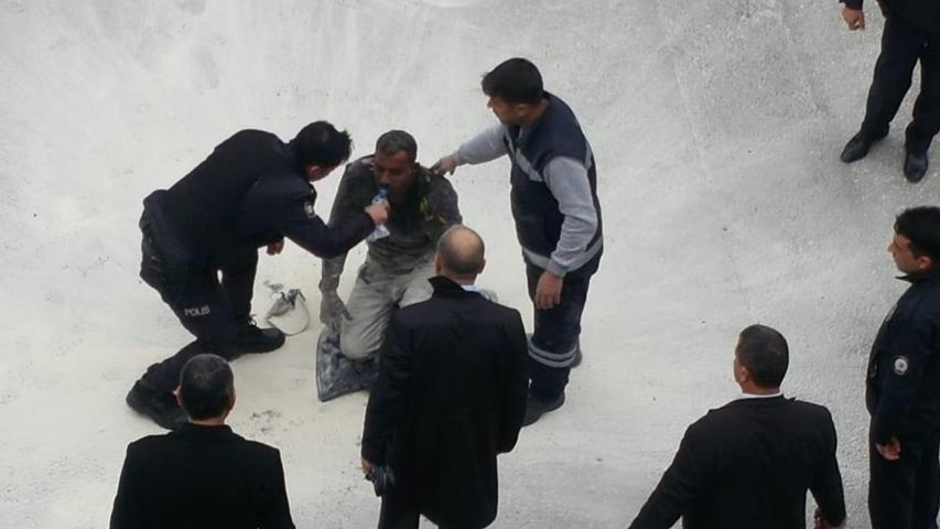 Üzerine benzin döküp, kendisini ateşe verdi... Hatay Valiliğinden açıklama