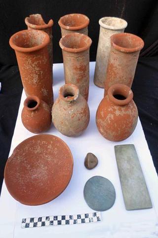 Mısırda 83 antik mezar bulundu