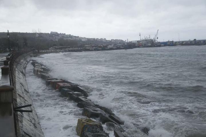 Marmara Denizinde ulaşıma poyraz engeli