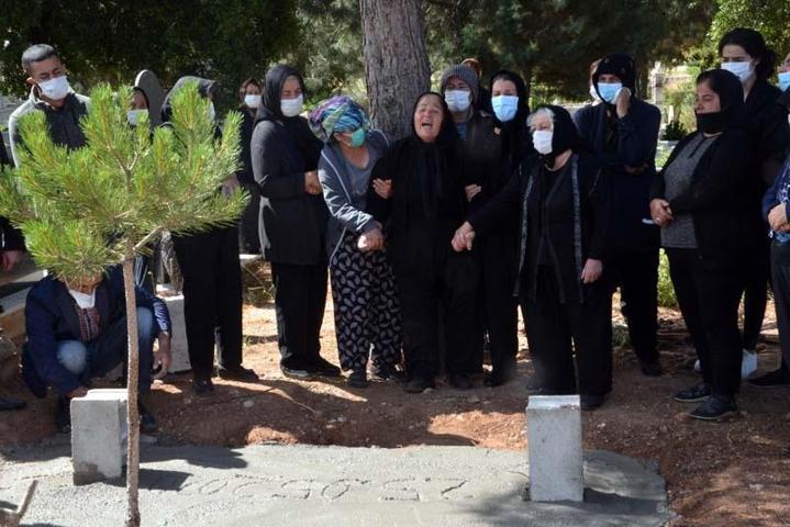 Milli boksörün öldürdüğü Zeynep, gözyaşları ile toprağa verildi