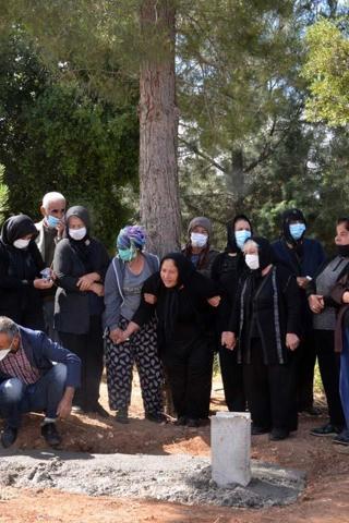 Milli boksörün öldürdüğü Zeynep, gözyaşları ile toprağa verildi
