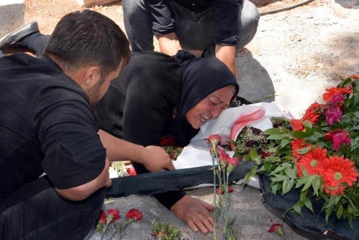 Boksörün öldürdüğü Zeynepin annesi: Kızımdan zorla para alıyor, tehdit ediyormuş