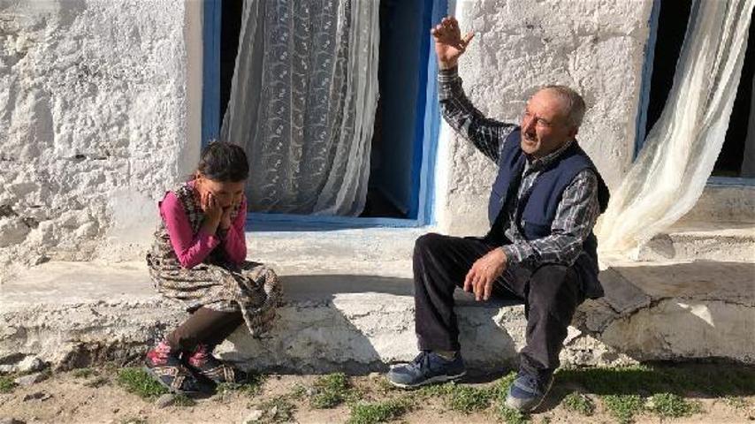 Gök taşını izlerken rahatsızlandı