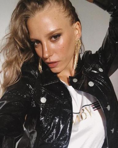 Sıfır makyaj Serenay Sarıkaya