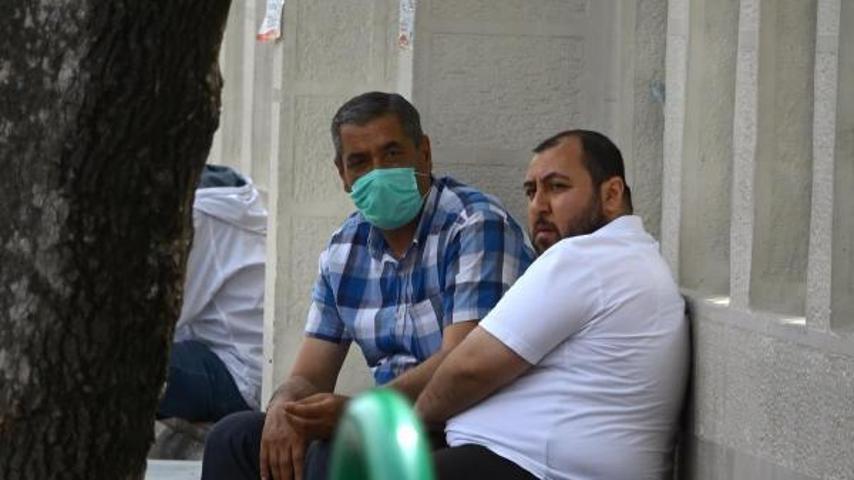 Maske takma zorunluluğunun ilk gününde ilginç görüntüler