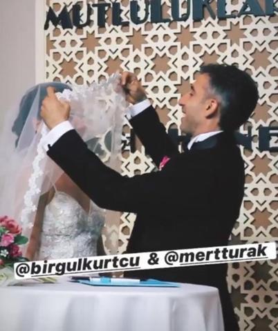 Oyuncu Mert Turak ile Birgül Kurtçu evlendi