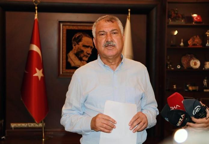 Adana Büyükşehir Belediyesine icra şoku: Başkanlık makamındaki eşyalara el konuldu