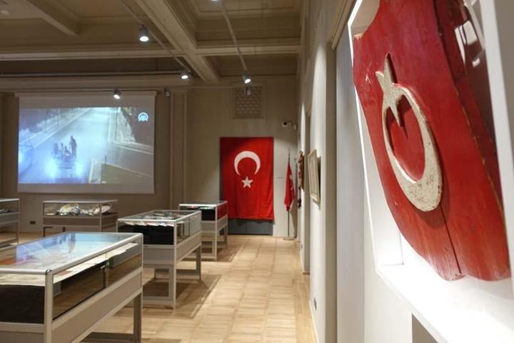 Milli İradenin Tecellisi: Ay-yıldız sergisi açıldı