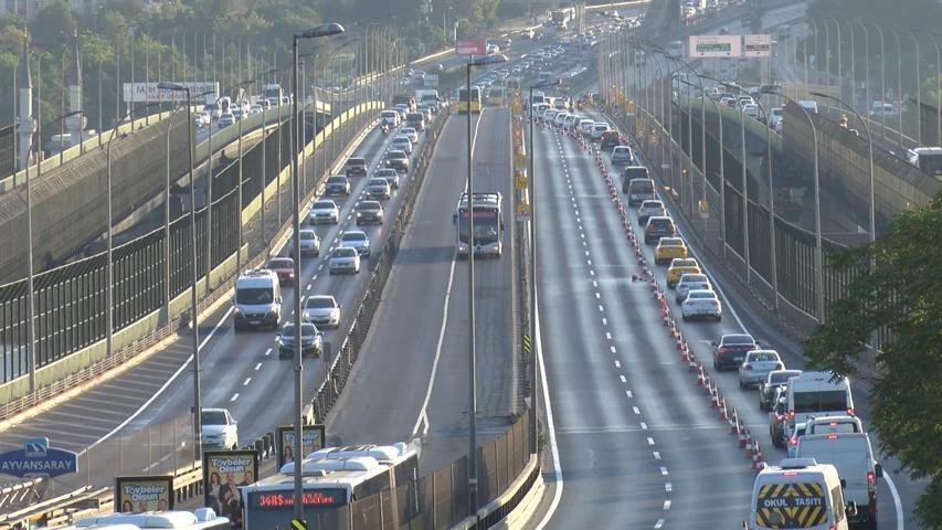 Haliç Köprüsündeki çalışmalar nedeniyle D-100de trafik yoğunluğu