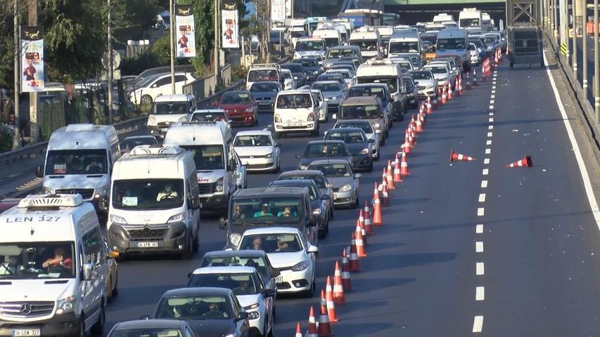 Haliç Köprüsündeki çalışmalar nedeniyle D-100de trafik yoğunluğu