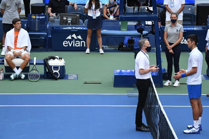 Novak Djokovic diskalifiye edildi