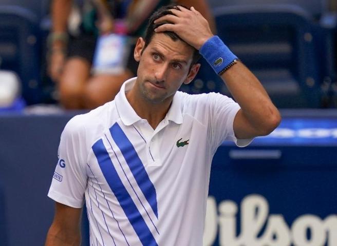Novak Djokovic diskalifiye edildi