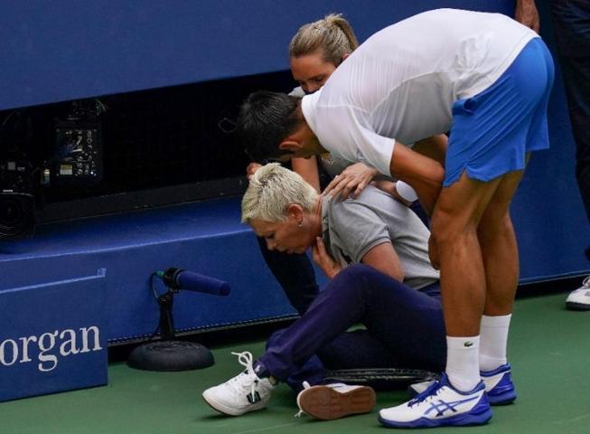 Novak Djokovic diskalifiye edildi