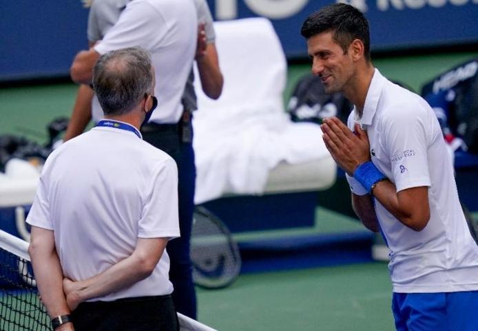 Novak Djokovic diskalifiye edildi