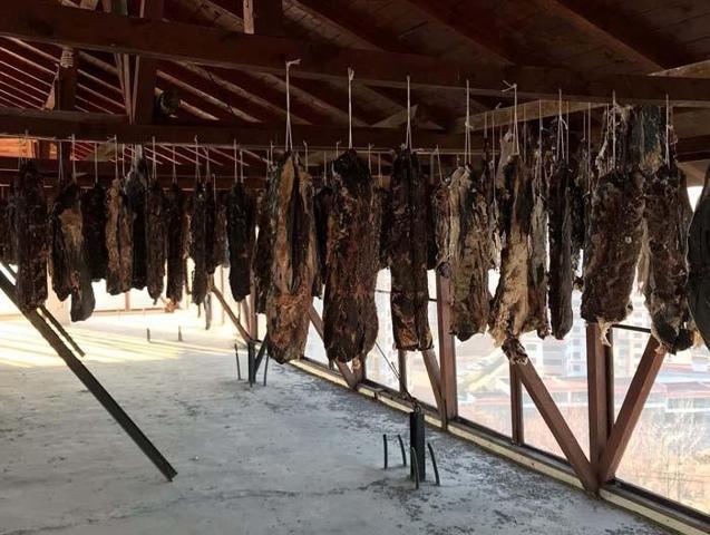 Kayseri mi, yoksa Kastamonu pastırması mı Vedat Milorun anketi üreticileri karşı karşıya getirdi