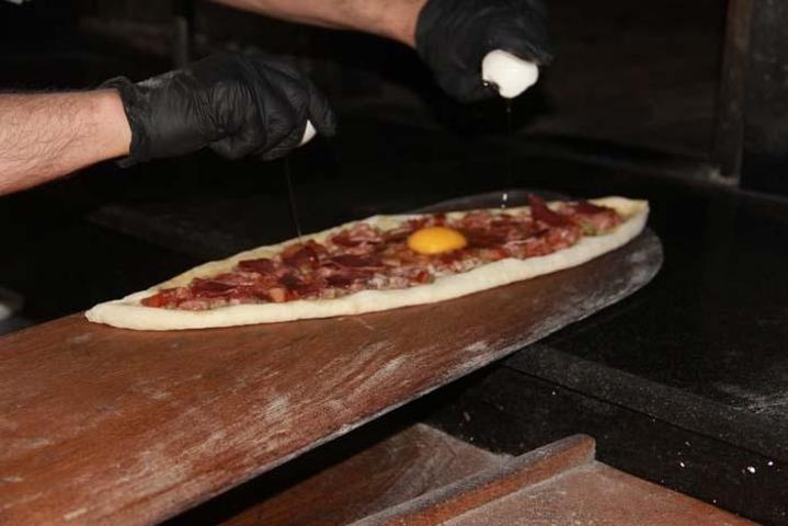 Sosyal medyayı ikiye bölen ‘Pizza mı, pide mi’ sorusuna Karadenizden yanıt