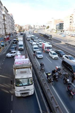 Kısıtlamaya rağmen D-100de şaşırtan trafik