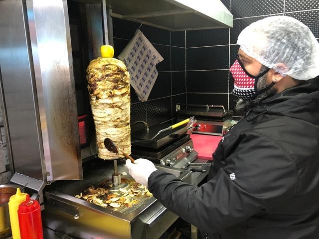 Döner mi yoksa burger mi Vedat Milor sordu Hataylılar cevapladı
