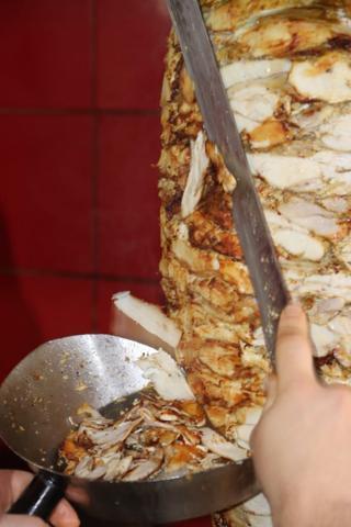 Döner mi yoksa burger mi Vedat Milor sordu Hataylılar cevapladı