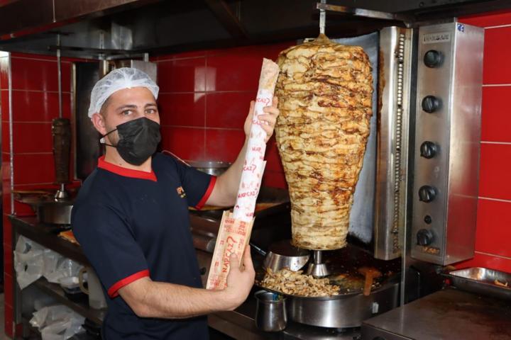 Döner mi yoksa burger mi Vedat Milor sordu Hataylılar cevapladı