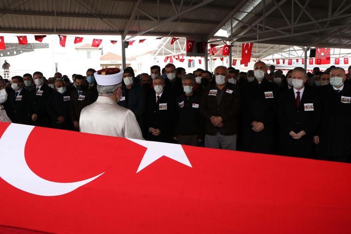 Gara şehitlerine veda Müslüm Altıntaş ve Adil Kabaklı toprağa verildi