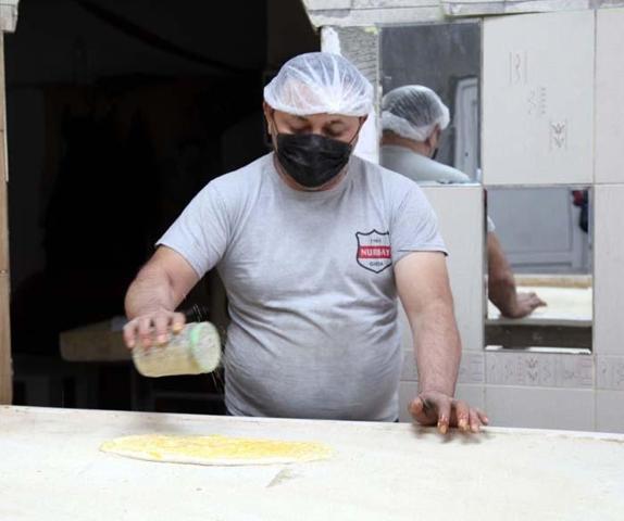 Kayseride Ramazan ayına özel pişiyor; Tahinli pide