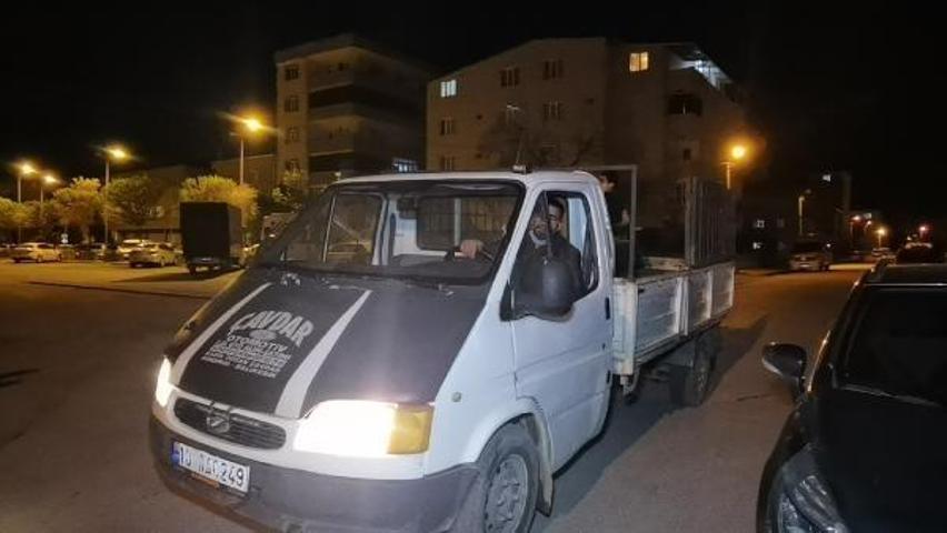 Mahalle halkını 11 yaşındaki davulcu sahura kaldırıyor