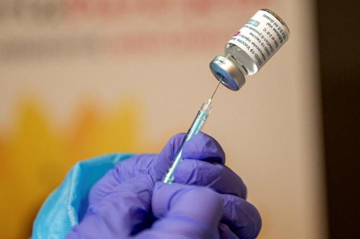 Bir ülke daha AstraZenecayı COVID-19 aşılama programından kaldırdı