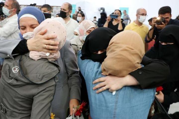 Savaşın dağıttığı aileler, 10 yıl sonra kavuştu