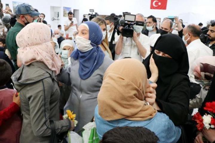 Savaşın dağıttığı aileler, 10 yıl sonra kavuştu