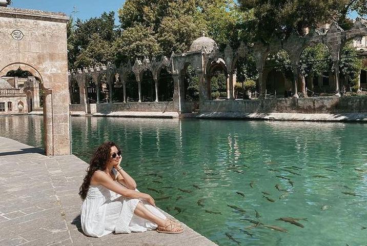 Azra Akın ve Atakan Koru, Şanlıurfa’ya gitti