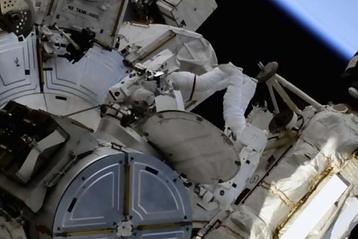 Son dakika... NASA astronotları görevde: Uzay yürüyüşü başladı