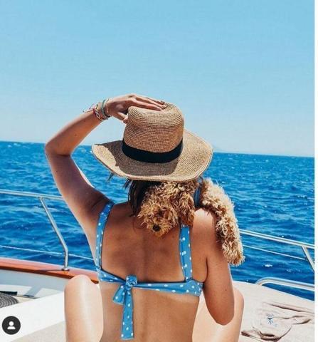 Deniz Baysal Yurtçunun tatil pozlarına hayranları beğeni yağdırdı