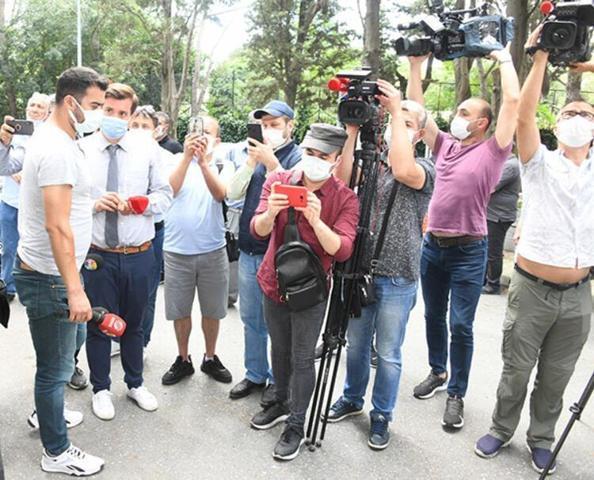 Kemal Sunal ölüm yıl dönümünde mezarı başında yapılan törenle anıldı