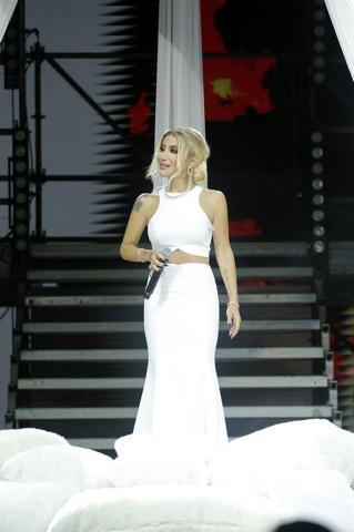 İrem Derici, Harbiyeyi salladı