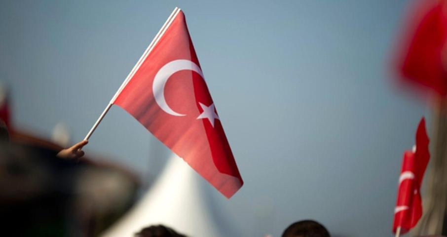 İlkokul, ortaokul, lise 29 Ekim Cumhuriyet Bayramı şiirleri: 1, 2, 3, 4, 5 kıtalık uzun, kısa Cumhuriyet Bayramı ile ilgili şiirler..