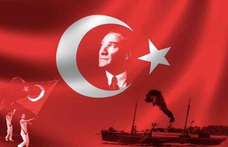 İlkokul, ortaokul, lise 29 Ekim Cumhuriyet Bayramı şiirleri: 1, 2, 3, 4, 5 kıtalık uzun, kısa Cumhuriyet Bayramı ile ilgili şiirler..